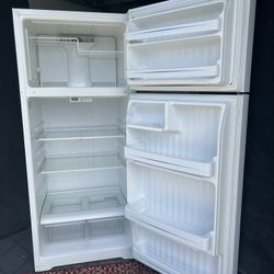 GE Refrigerator Top Freezer And Fridge 