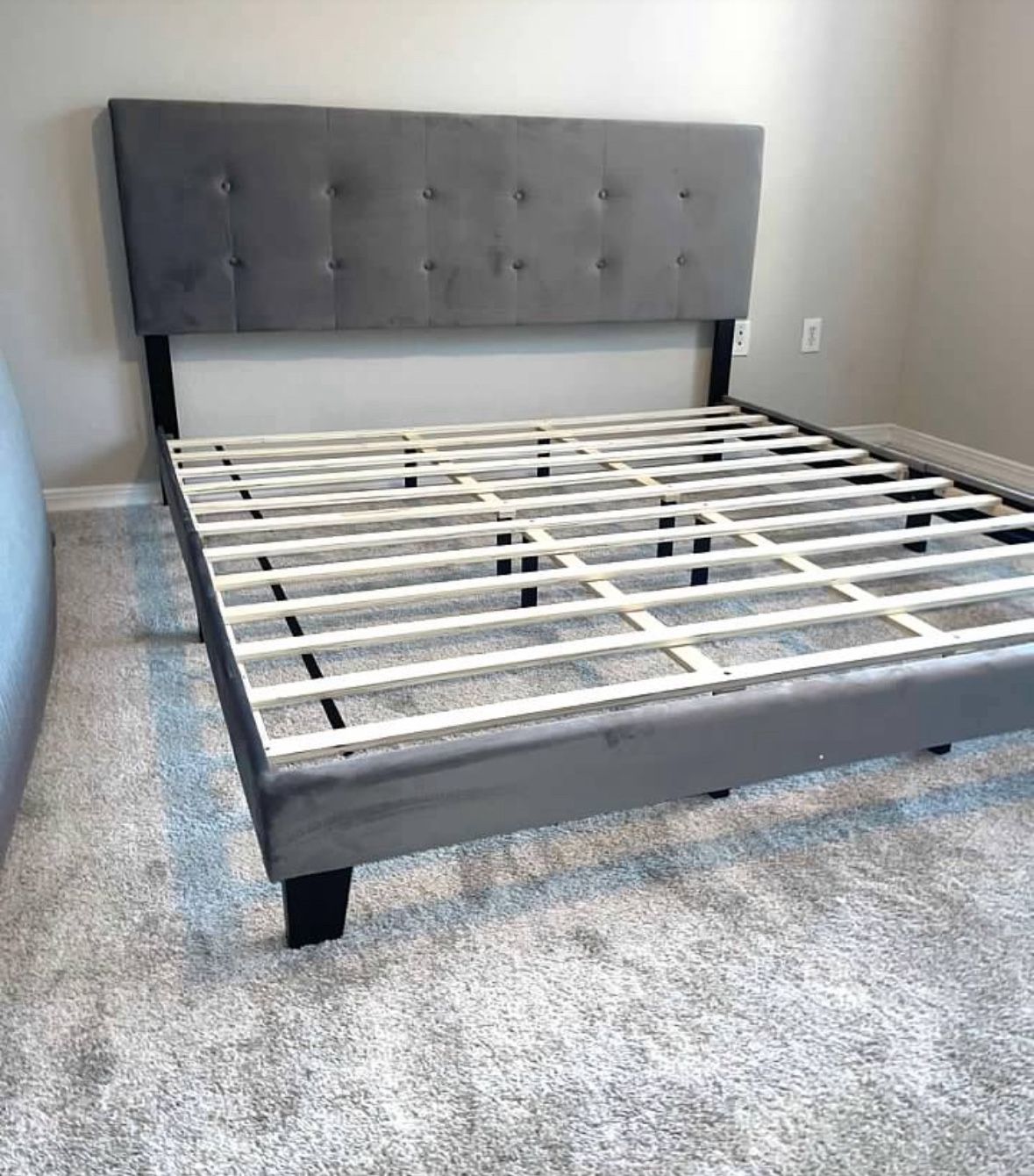 NEW IN BOX -King Size Grey Tufted Platform Bed Frame