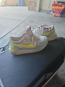 Size 4 Puma