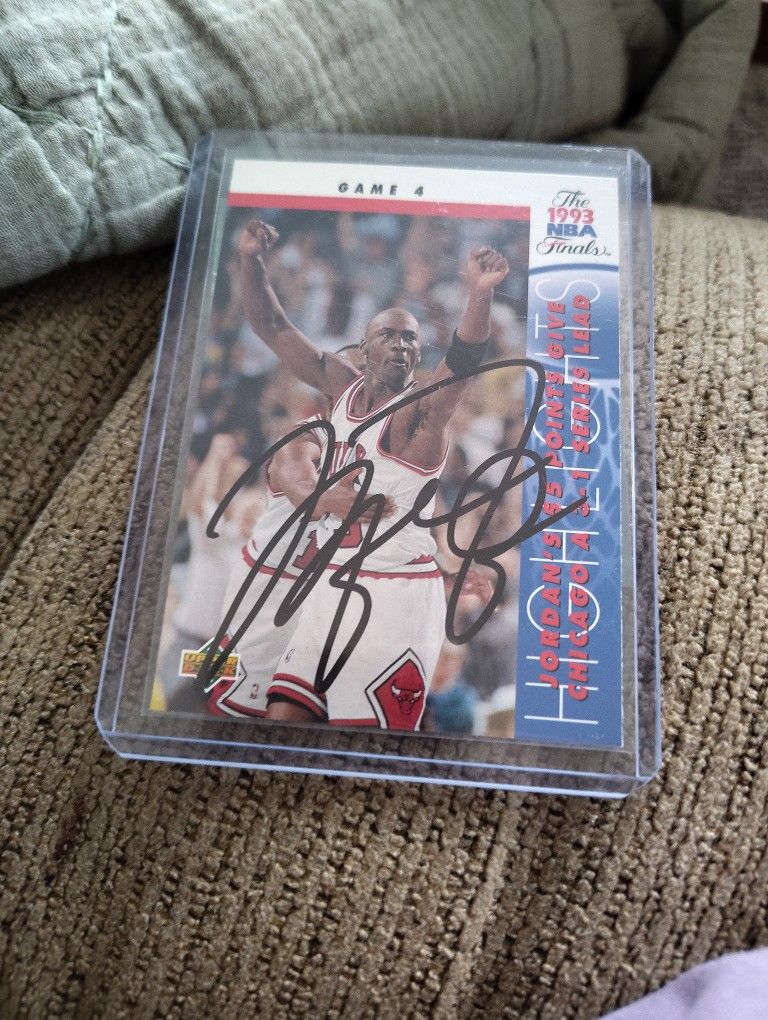Michael Jordan Basketball Card signed 1993. with. coa Like New