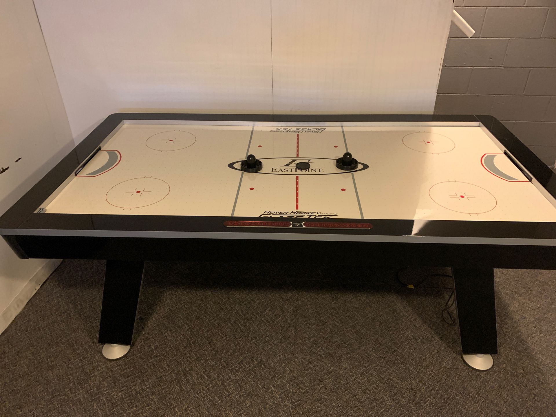 Air hockey table 4x7