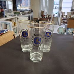 Set Of 3 Collectible Lowenbrau Munchen Pilsner Beer Glasses, Ribbed With Lion Logo & Gold Rim 0.5 L 16 OZ