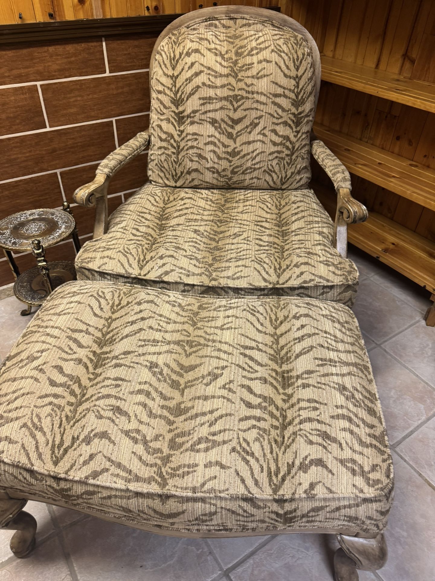 Decorative chair with ottoman