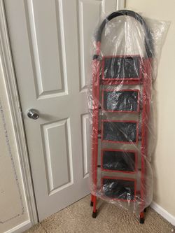 Heavy Duty 450 lb Capacity Foldable Step Ladder