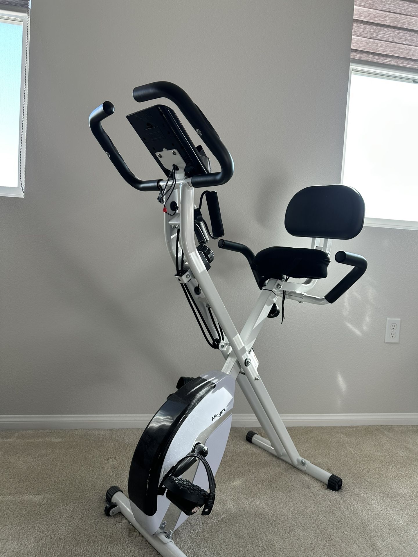 🚴♀️ Exercise Bike w/ Backrest – Great Condition! 🚴♂️