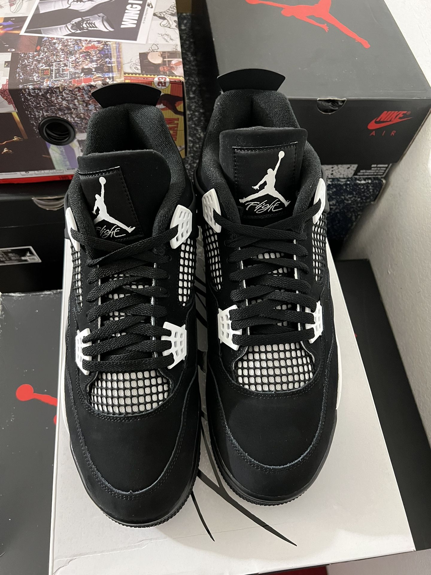 Jordan 4 White Thunder