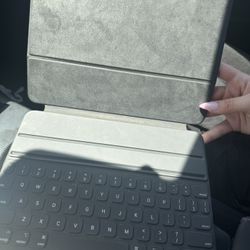 Ipad air 4th & 5th gen smart keyboard