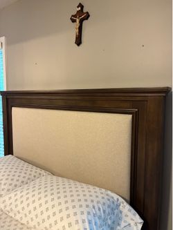 Wood storage queen bed
