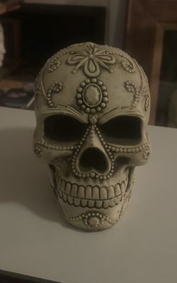 Get plastered; Vintage Plaster NOT Resin Day of the Dead Floral Skull: