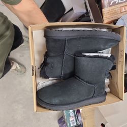 UGG Shoes Size 8