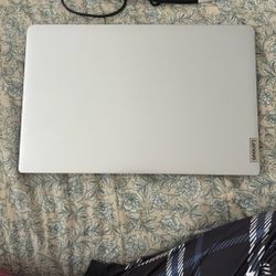 Lenovo Ideapad 1i 15.6” FHD touchscreen laptop - intel core i3-1215U with 8GB memory - 256 GB SSD with charger and briefcase 