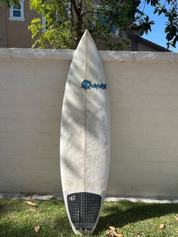6’1” custom Rumaner short board