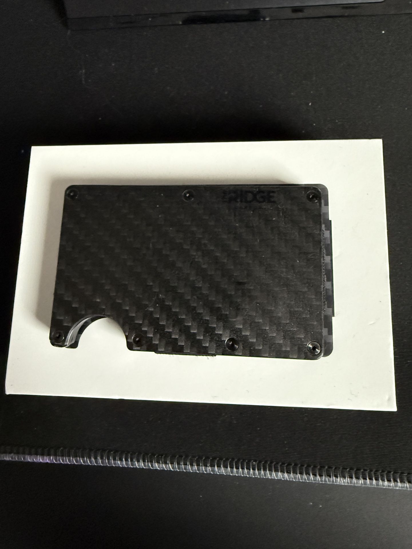 Carbon fiber ridge wallet