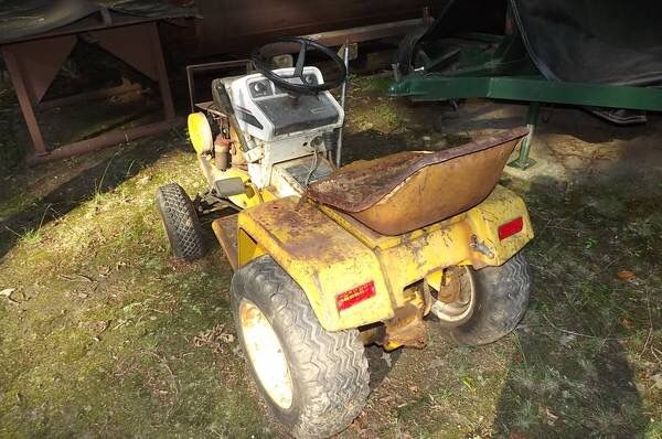 Cub International Tractor 128