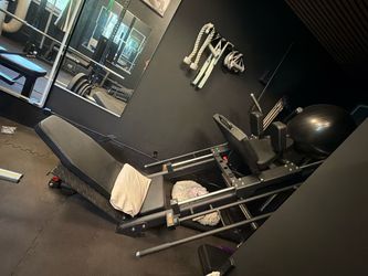 Leg press hack squat