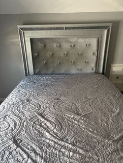 Dresser and bed set