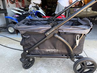 Baby Trend Navigator wagon
