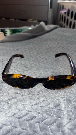 Honey tortoise Prada