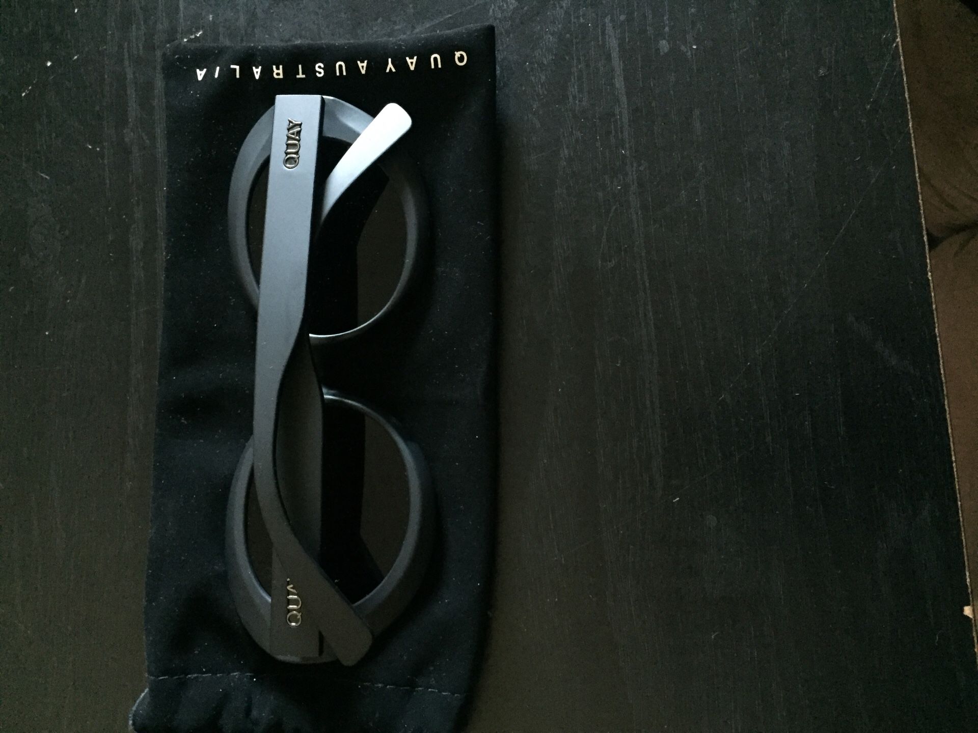 Quay Australia (matte black)