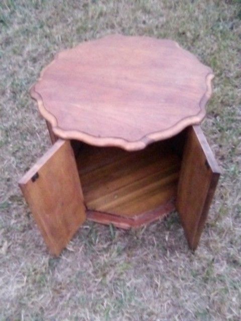 Octagon Styled Vintage End Table Cabinet With Two Doors And An Insert Adjustable To Three Different Heights Shelf