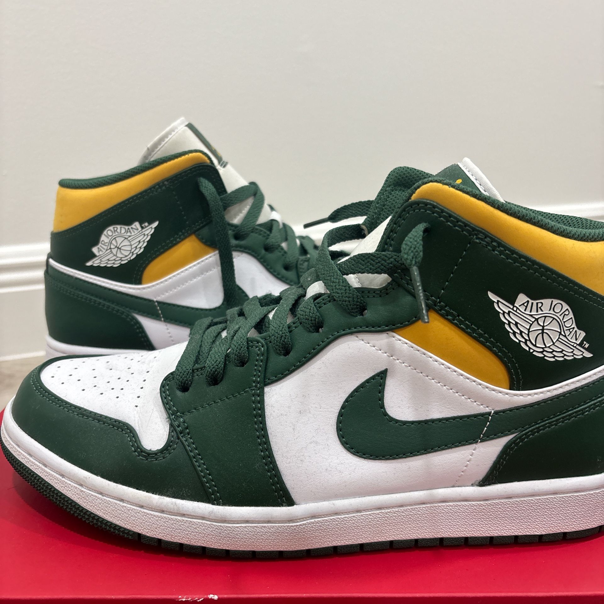 Air Jordan 1 Mid Sonic’s