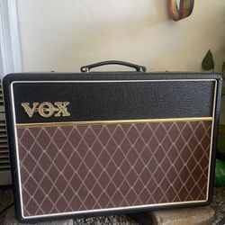 VOX GUITAR AMPLIFIER