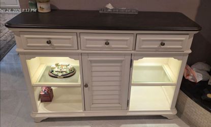 Farmhouse Set - Lift-Top Coffee Table, Lighted Console, End Table in perfect conditions- PRICE FIRM*