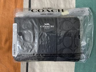 Coach wristlet brand new
