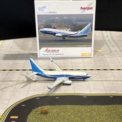 RARE Herpa Wings  1:400 Air Berlin B737-700 Dreamliner D-ABBN - MODEL