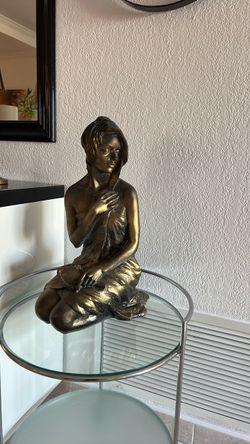 Woman statue 19 height