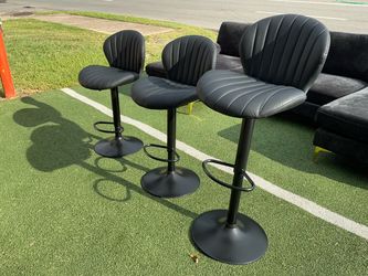 3) Adjustable swivel barstool