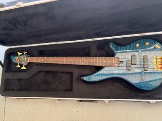 Yamaha Bass electric guitar