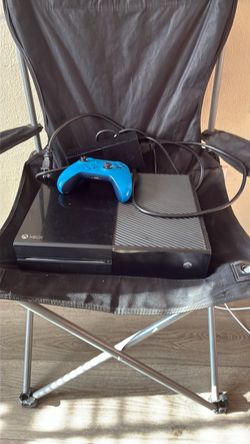 Xbox one all black still works don’t need it moving out