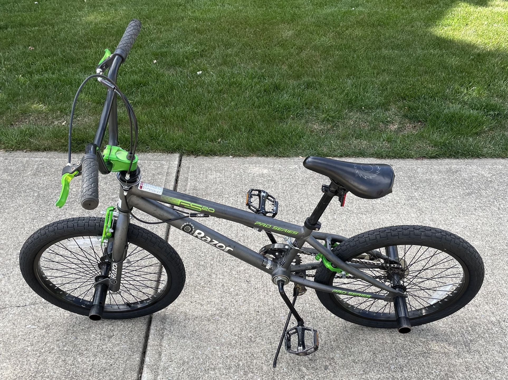 Razor FS20 Pro Series 20” Freestyle Bike