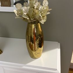 Golden Flowe Pot With Holden Flowers