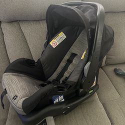 Baby Trend infant car seat and base 