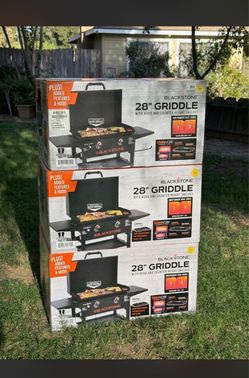 Blackstone 28" Griddle with Hood and Shelves
