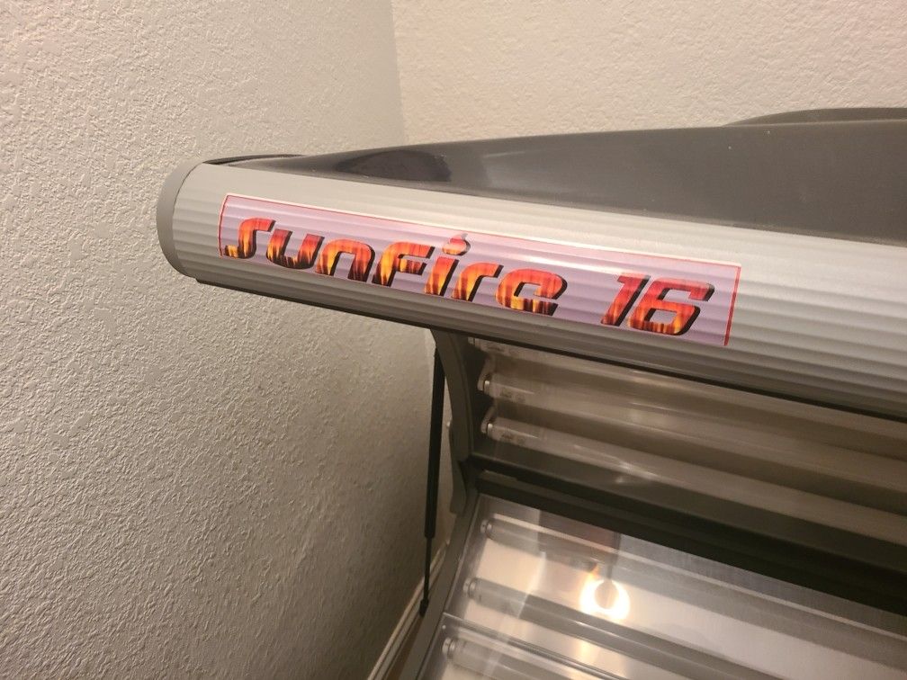 WOLFF Sunfire 16 Elite tanning Bed
