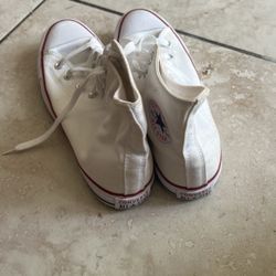 white CONVERSE size 8 still new 