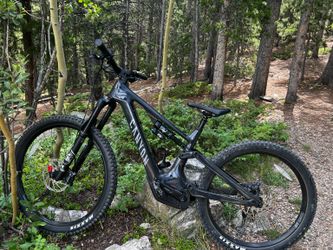 2023 Canyon Spectral:ON CF 8 Carbon E-MTB – Extra Battery Included – 653 Miles