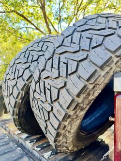 (2) 35x12.50 20 Nitto Recon Grapplers tires