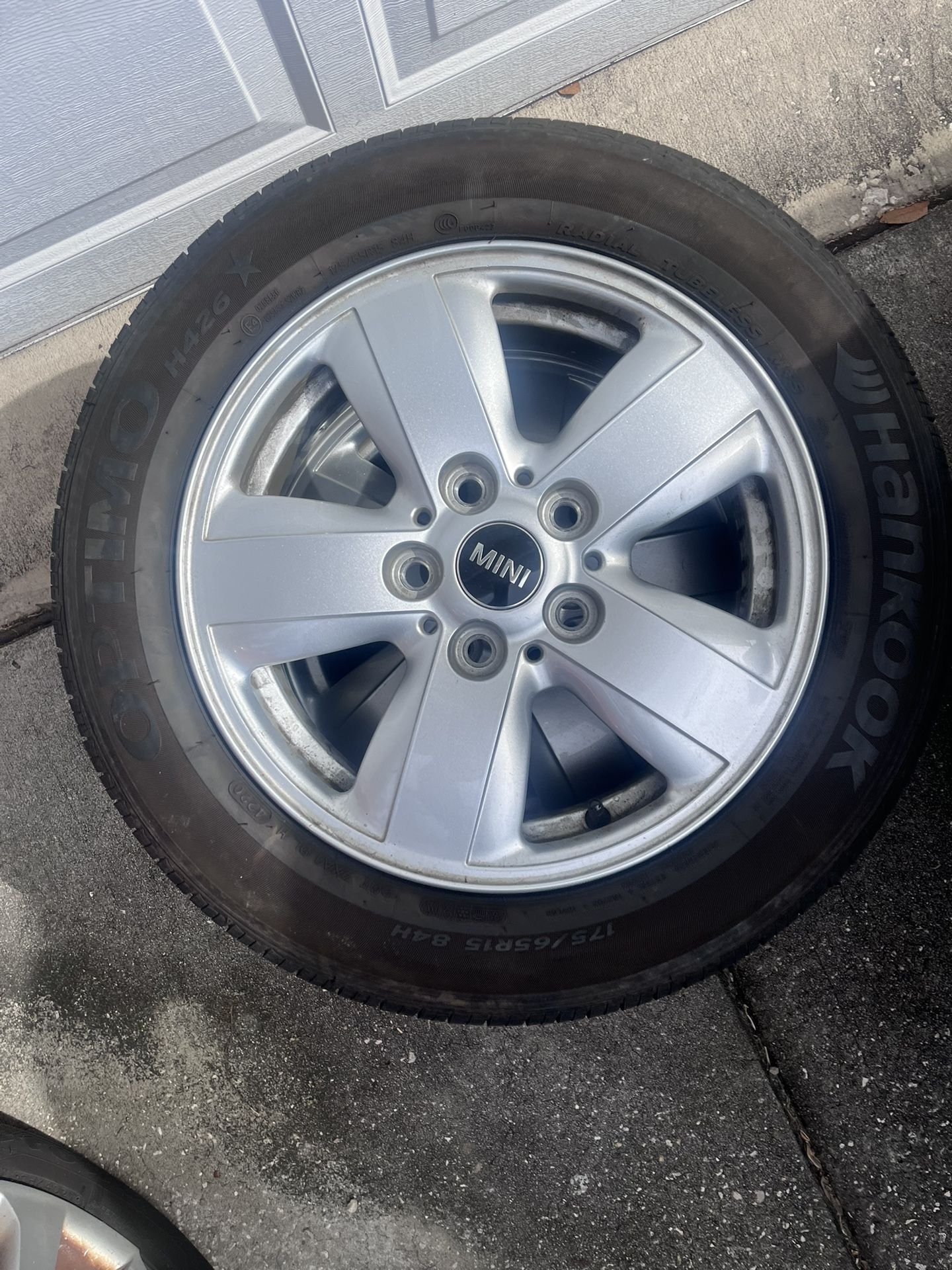 optimo tires h426 With Rim. (All 4 For $100 Or Best Offer)
