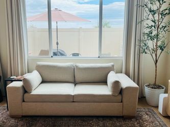Modern couch set of 2 will go fast!
