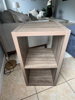 Cube storage shelf