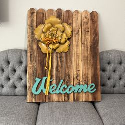 Wood Welcome Sign With Metal Flower