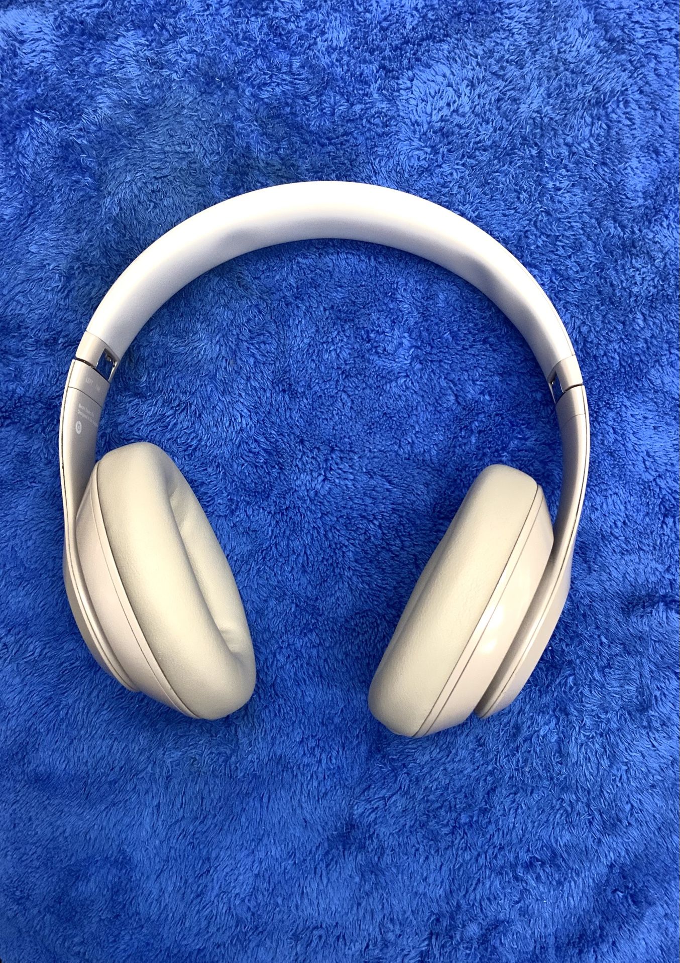 Beats By Dre Studio Pro Sandstone Wireless Headphones Earphones Head Band Bluetooth USB Music Audio Noise Cancellation SIRI
