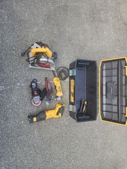 DeWalt contractor / DIY tool bundle for sale.