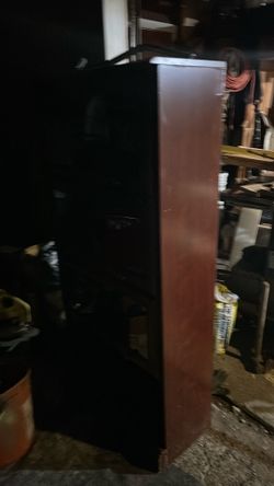 Wooden glass shelf encasement