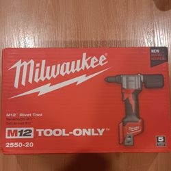 Milwaukee Rivet Tool