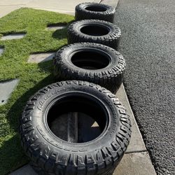 Nitto Ridge Grappler 35/12.50/18 Tires (4)